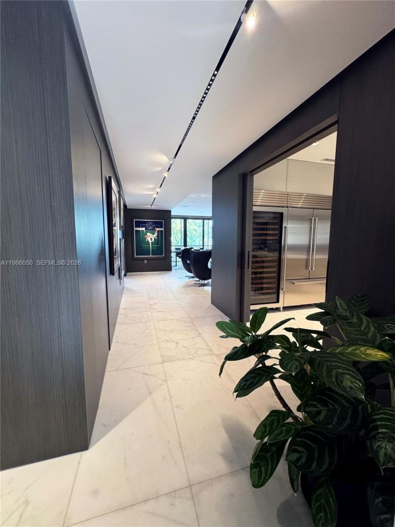 2000 S Bayshore Drive, Unit 13, Miami, FL 33133 Photo