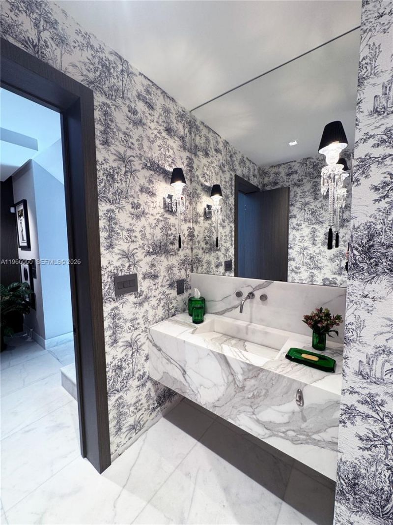 2000 S Bayshore Drive, Unit 13, Miami, FL 33133 Photo