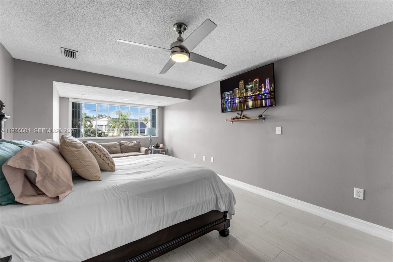 15416 SW 99th Ln, Miami, FL 33196 Photo