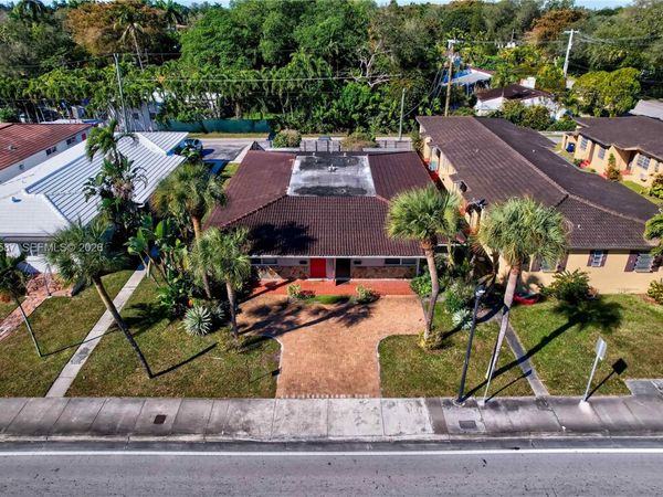 8620 NE 2nd Ave , El Portal, FL 33138