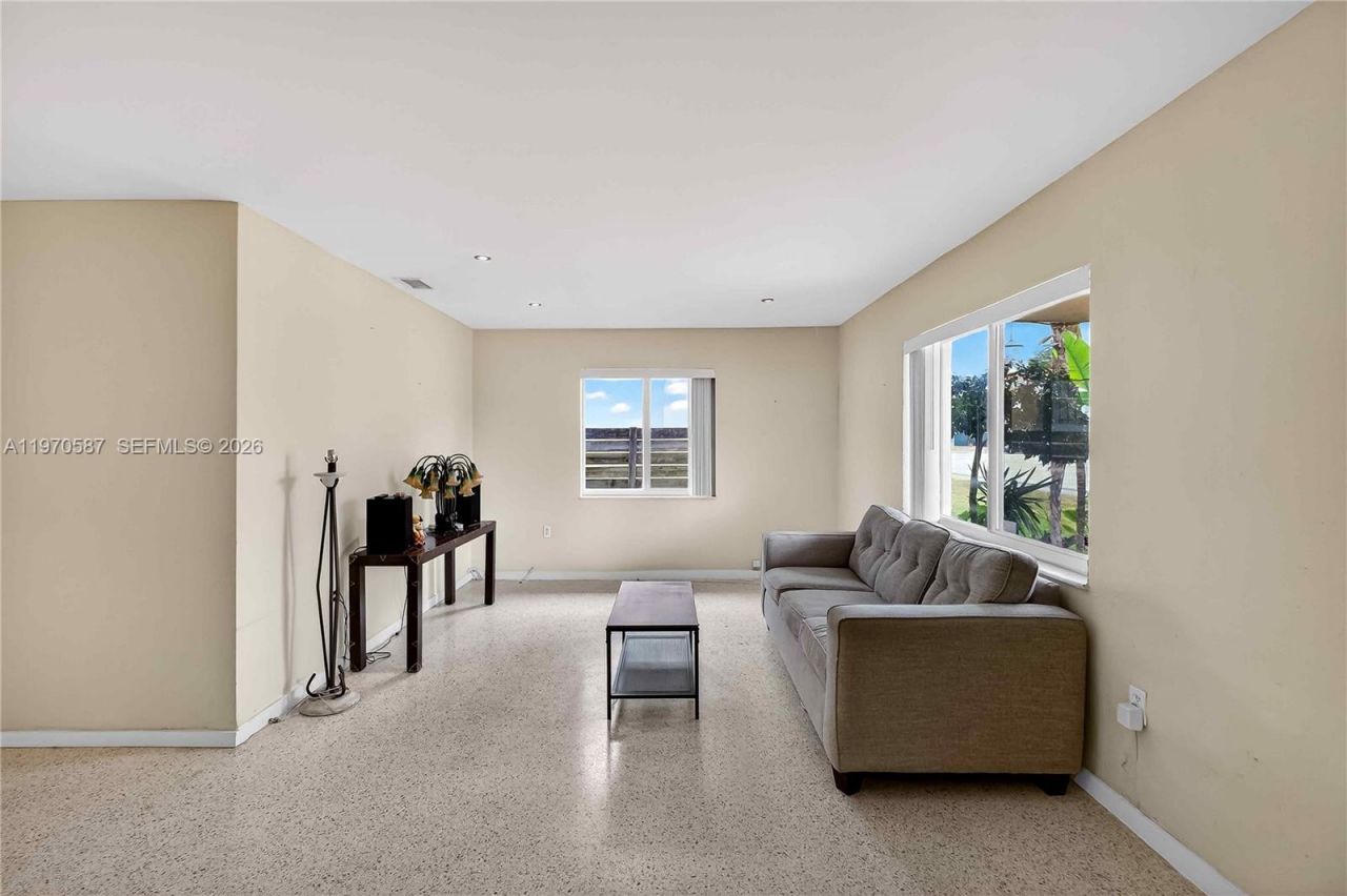 8620 NE 2nd Ave , El Portal, FL 33138 Photo