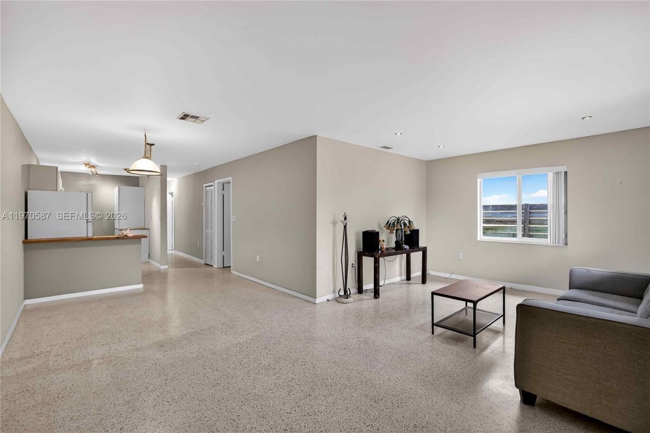 8620 NE 2nd Ave , El Portal, FL 33138 Photo