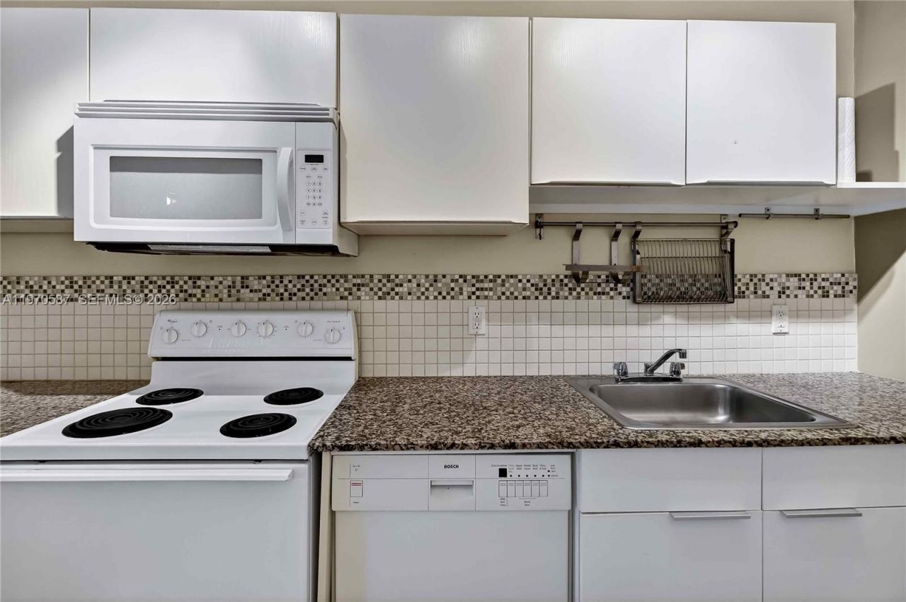 8620 NE 2nd Ave , El Portal, FL 33138 Photo