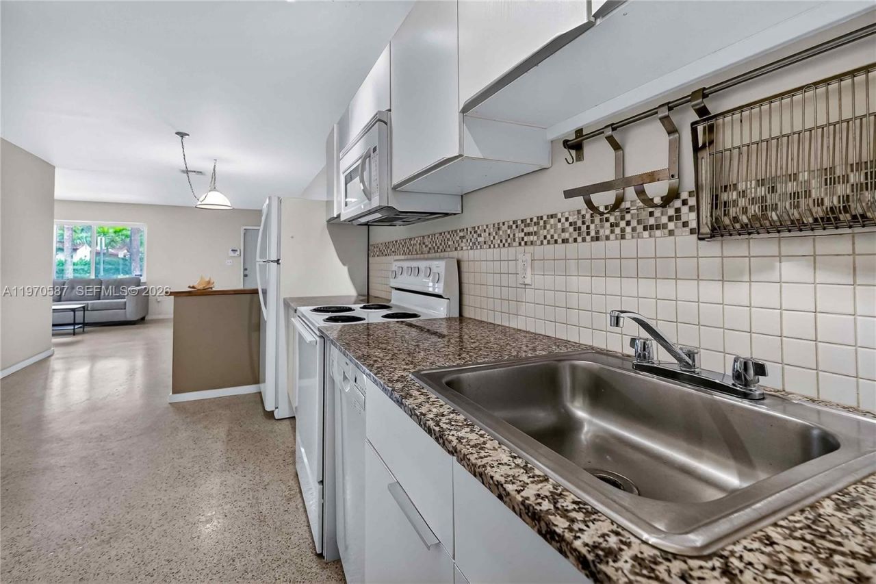 8620 NE 2nd Ave , El Portal, FL 33138 Photo