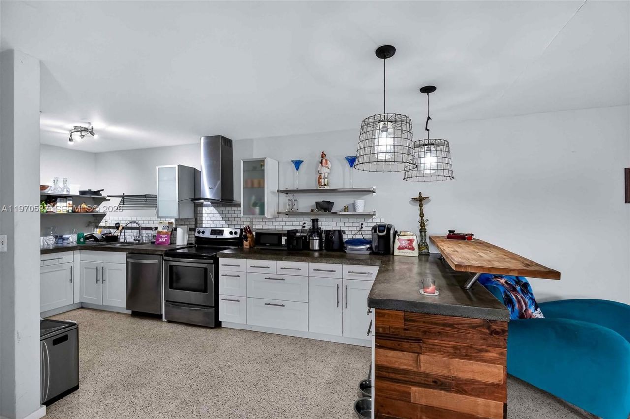 8620 NE 2nd Ave , El Portal, FL 33138 Photo