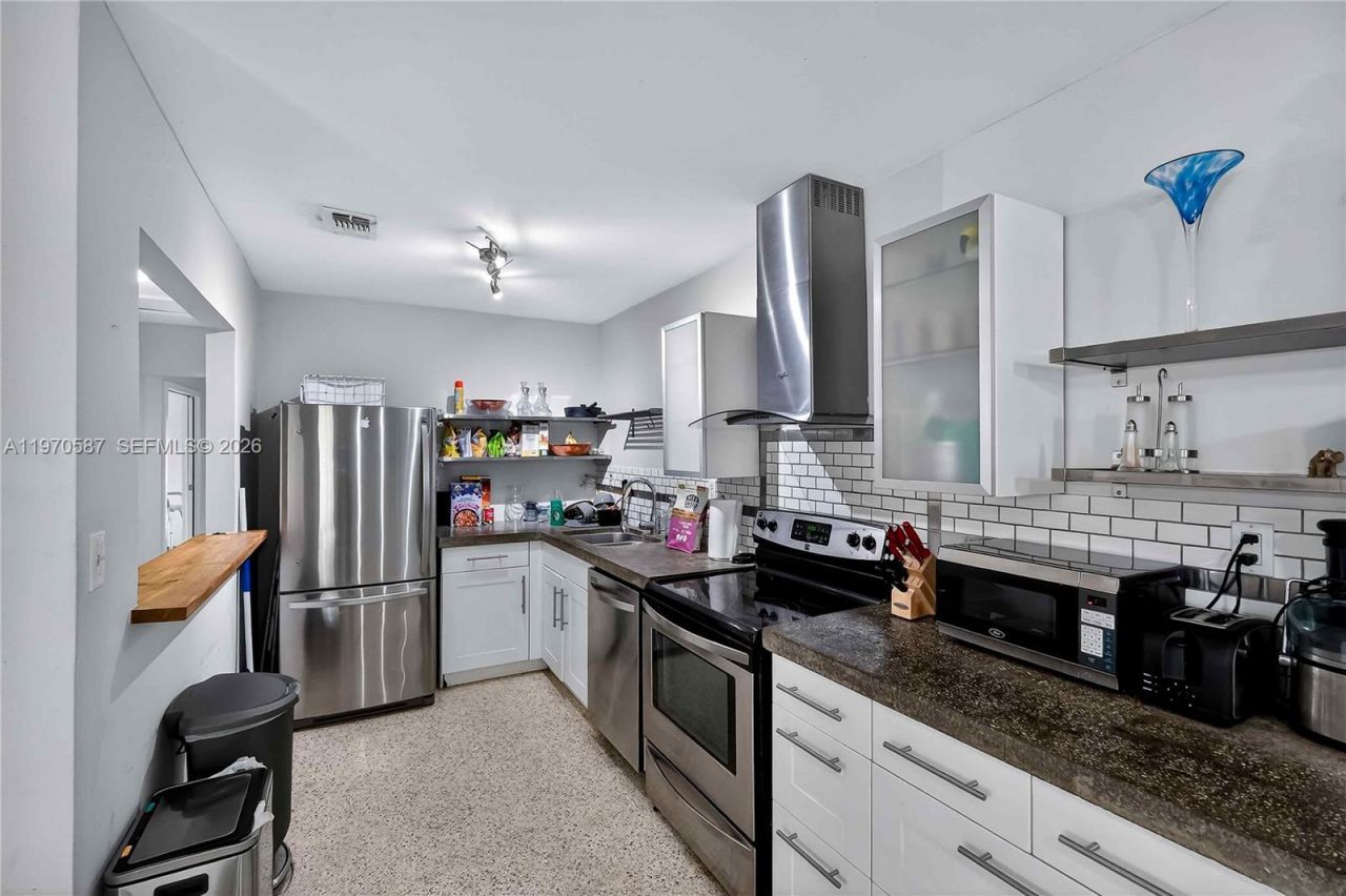 8620 NE 2nd Ave , El Portal, FL 33138 Photo