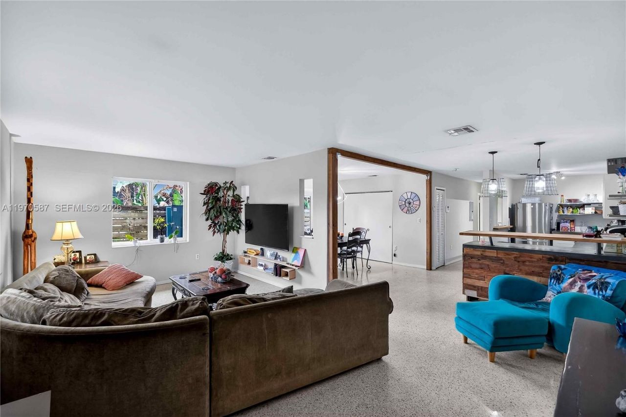 8620 NE 2nd Ave , El Portal, FL 33138 Photo