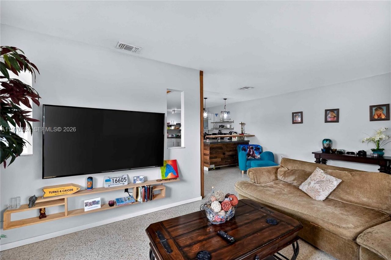 8620 NE 2nd Ave , El Portal, FL 33138 Photo