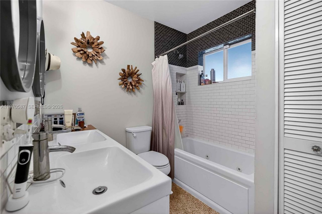 8620 NE 2nd Ave , El Portal, FL 33138 Photo