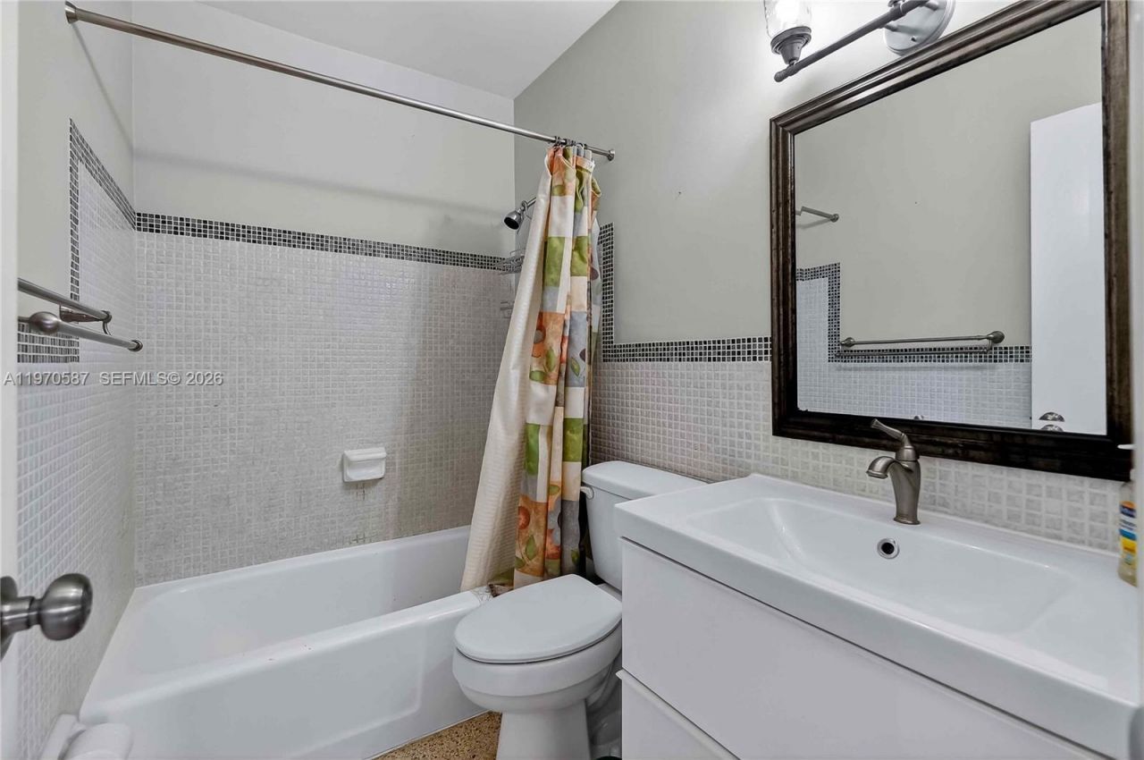 8620 NE 2nd Ave , El Portal, FL 33138 Photo