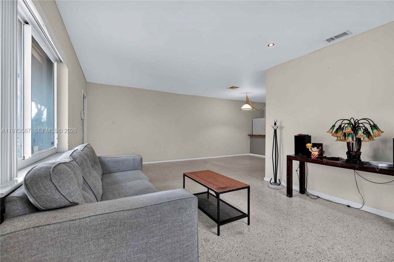 8620 NE 2nd Ave , El Portal, FL 33138 Photo