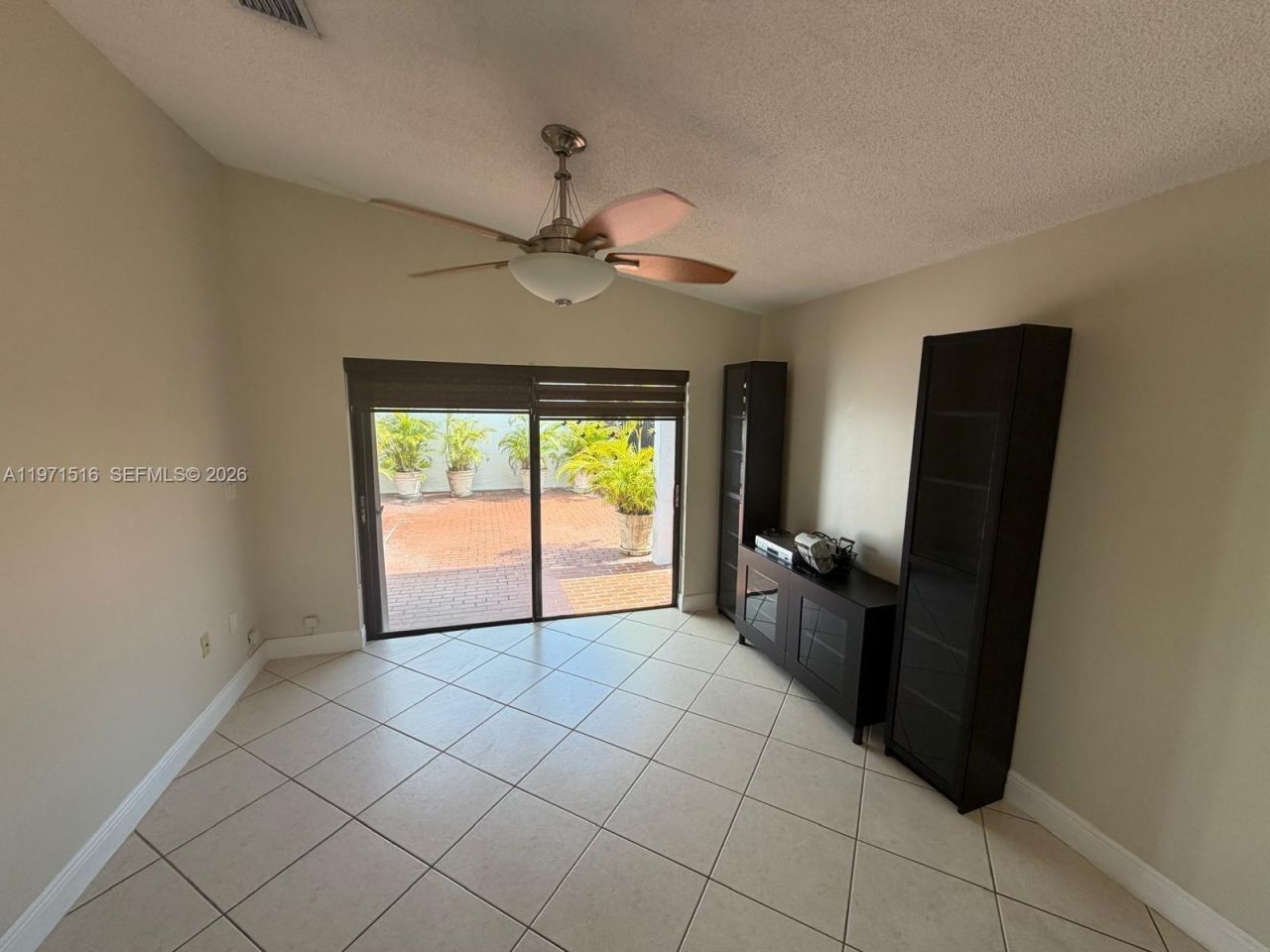 8886 SW 6th St, Unit 8886, Miami, FL 33174 Photo