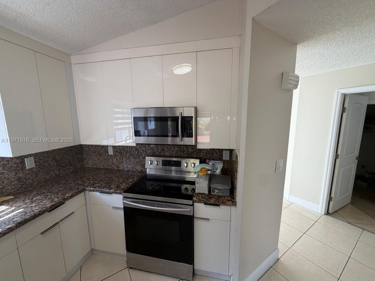 8886 SW 6th St, Unit 8886, Miami, FL 33174 Photo