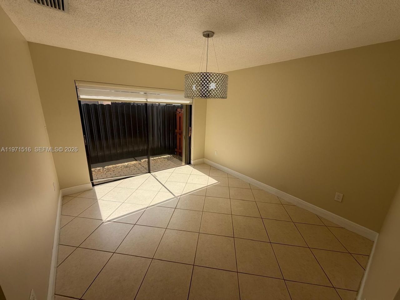 8886 SW 6th St, Unit 8886, Miami, FL 33174 Photo