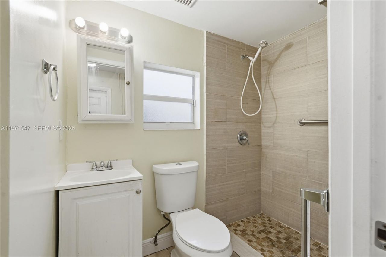 1731 NW 26th Ave , Fort Lauderdale, FL 33311 Photo