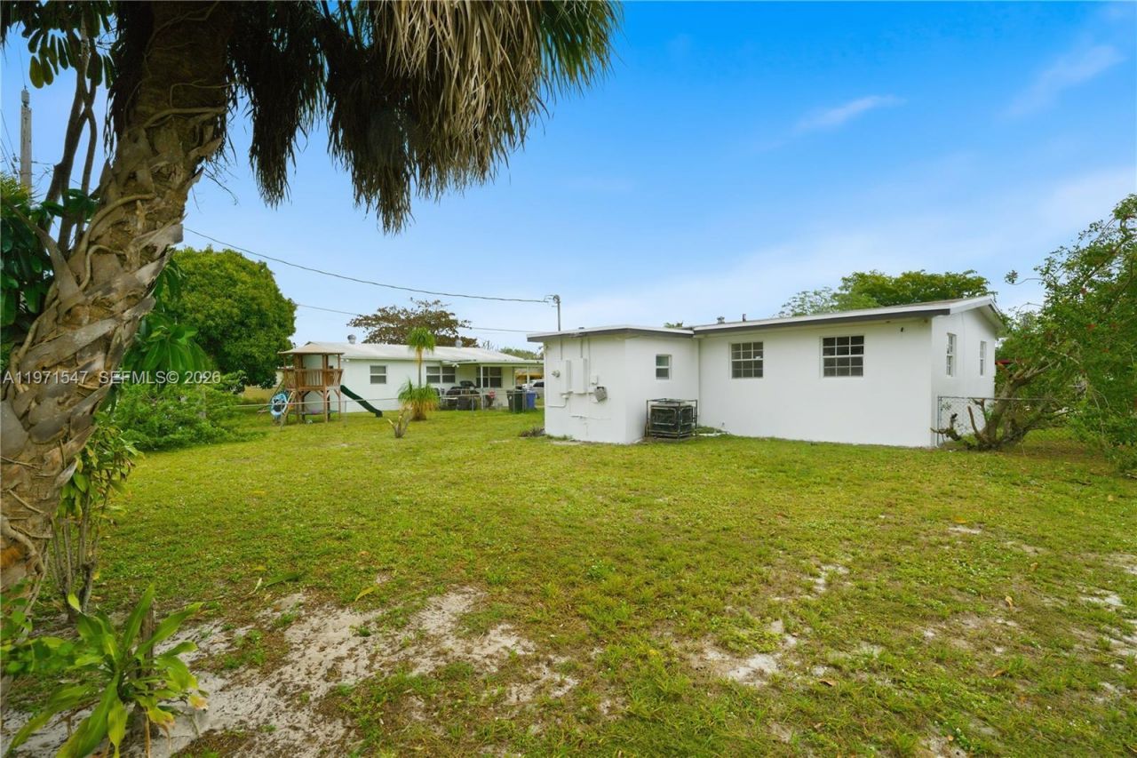 1731 NW 26th Ave , Fort Lauderdale, FL 33311 Photo