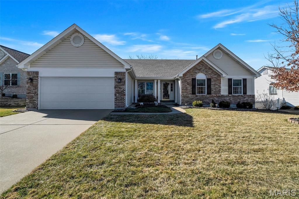 2088 Avalon Ridge Circle, Fenton, MO 63026 Main Photo