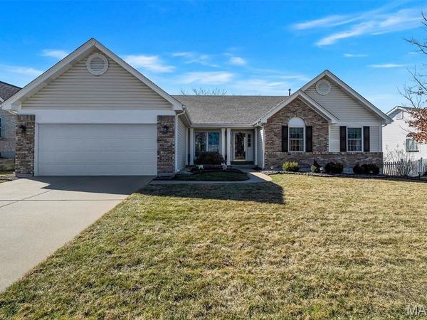 2088 Avalon Ridge Circle, Fenton, MO 63026
