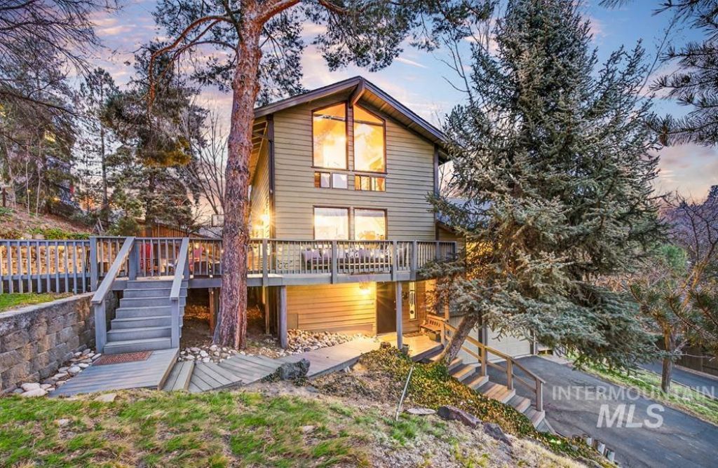 253 W Skylark Drive, Boise, ID 83702 Main Photo