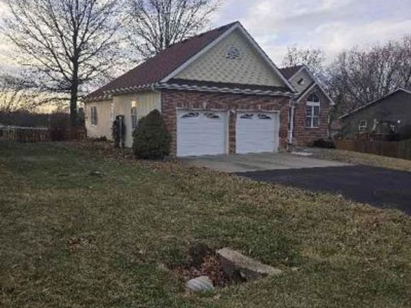 1204 N Elm Street, Louisburg, KS 66053