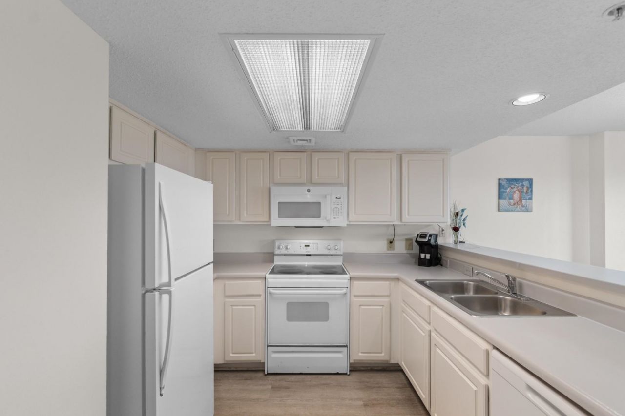 201 74th Ave. N Photo 4