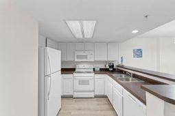 201 74th Ave. N photo 4