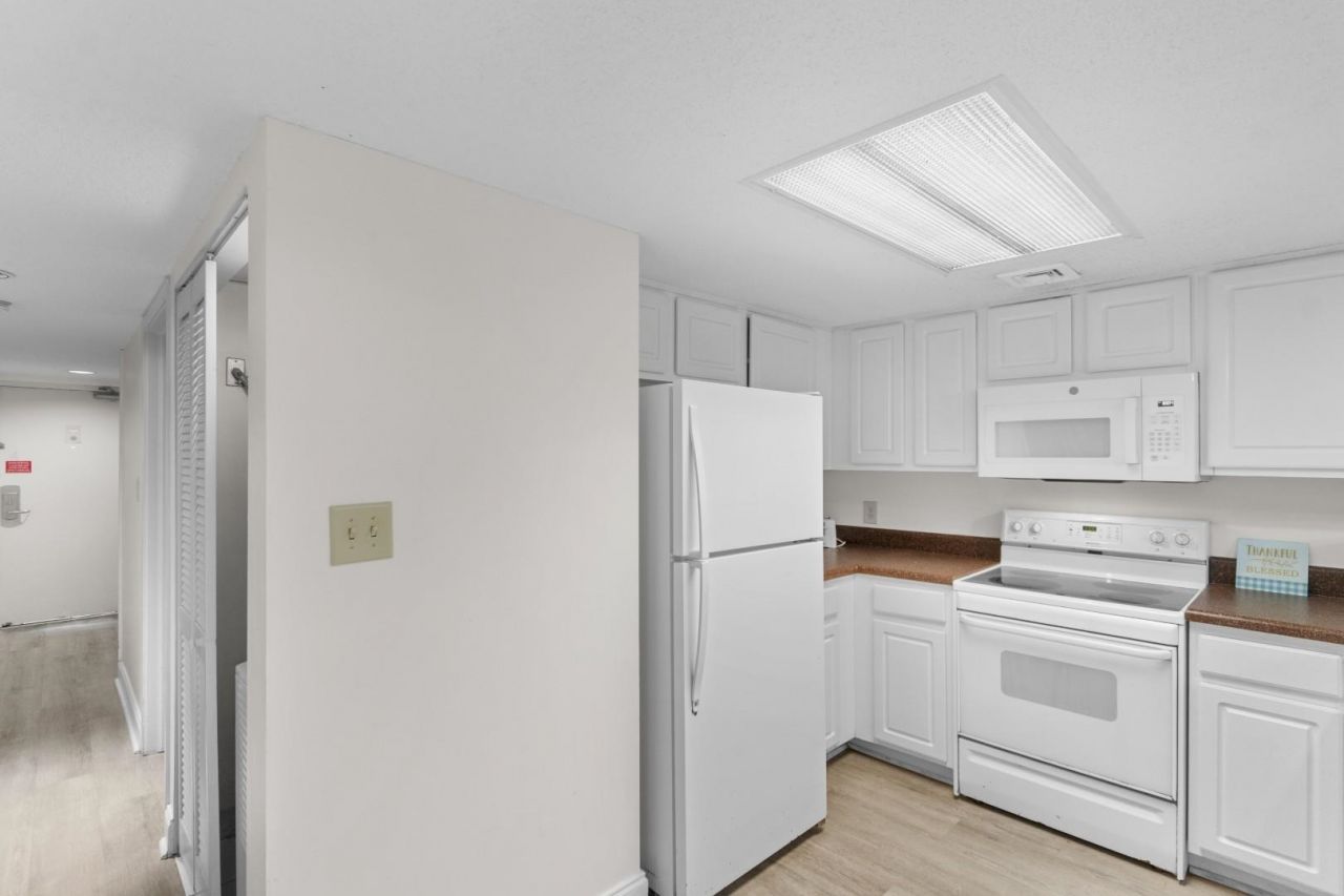 201 74th Ave. N Photo 6