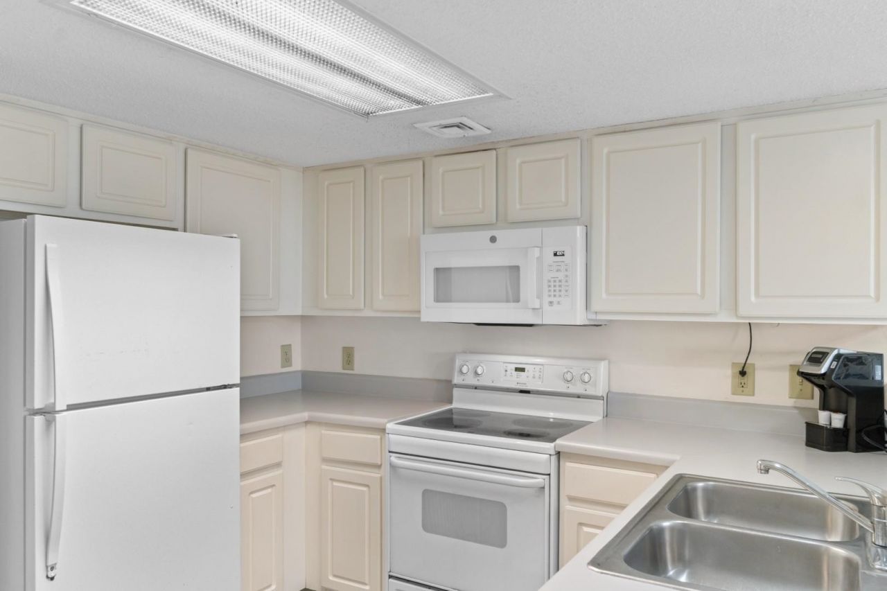 201 74th Ave. N Photo 6