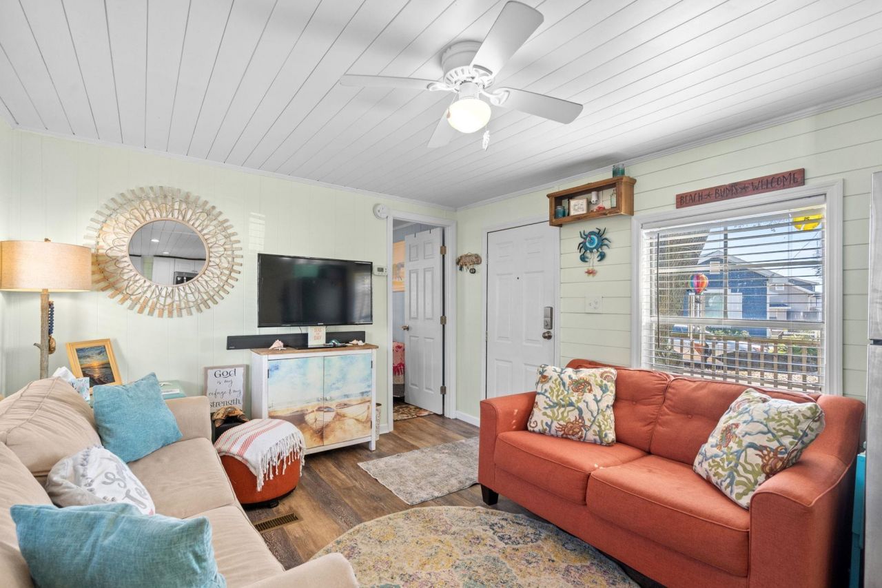 1921 Kingfisher Dr.  Photo 4