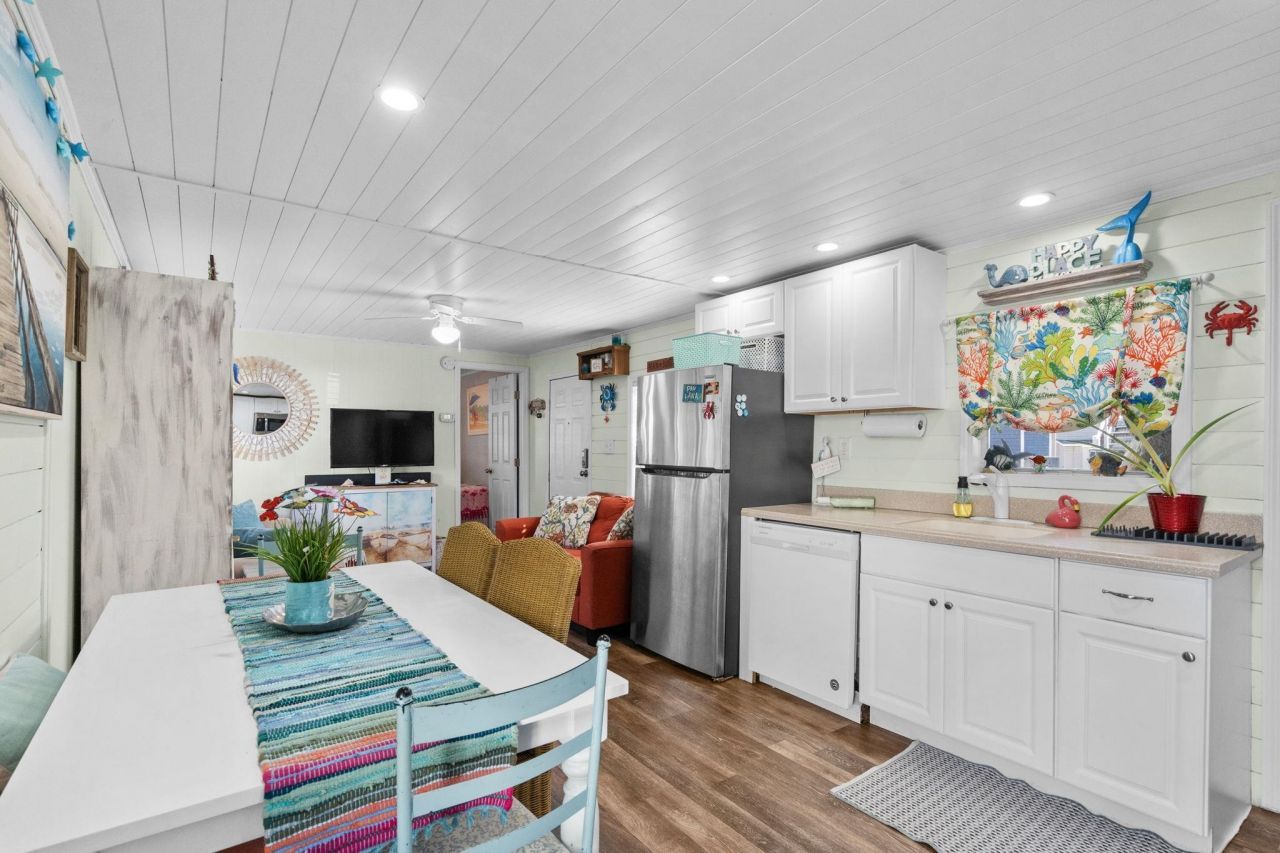 1921 Kingfisher Dr.  Photo 8