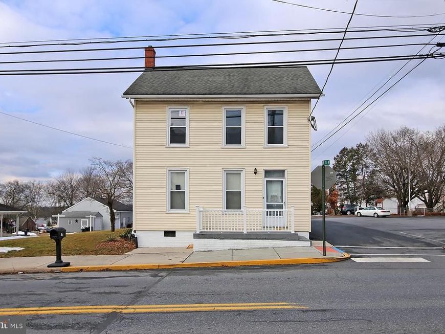 19 S Lancaster Street, Jonestown, PA 17038 Main Photo