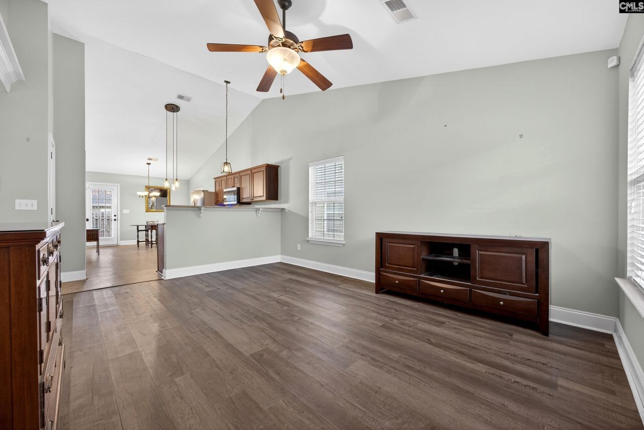 530 Dawsons Park Way  Photo 4