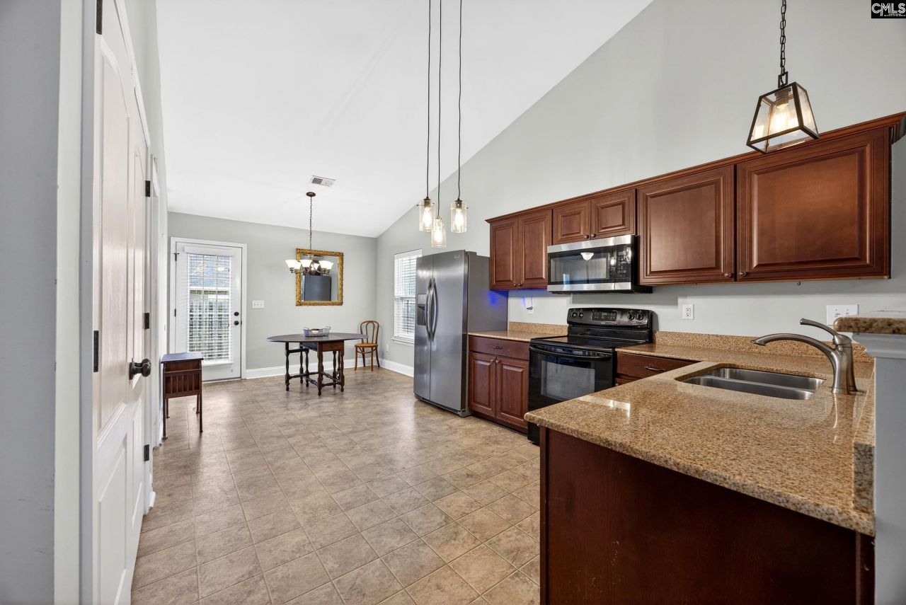 530 Dawsons Park Way  Photo 7