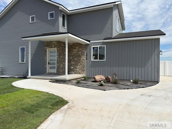 1018 Alpine Ave, CHUBBUCK, ID 83202