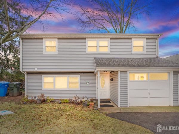22 N Oak Avenue N, Iselin, NJ 08830
