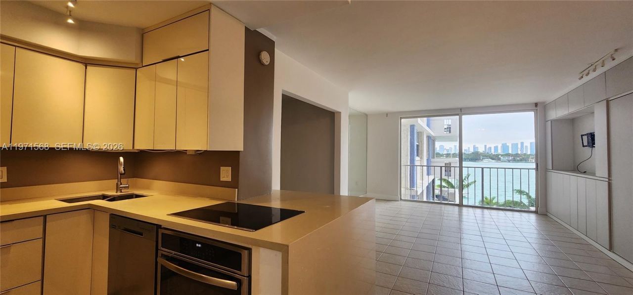 800 West Ave, Unit 515, Miami Beach, FL 33139 Photo