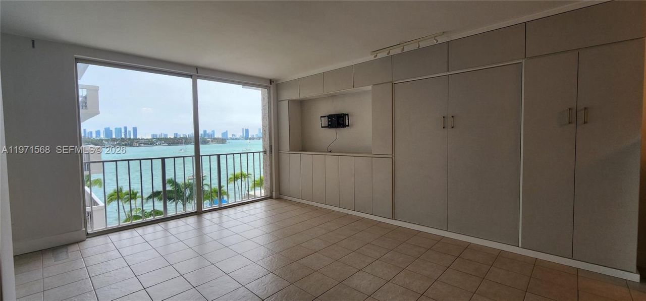 800 West Ave, Unit 515, Miami Beach, FL 33139 Photo