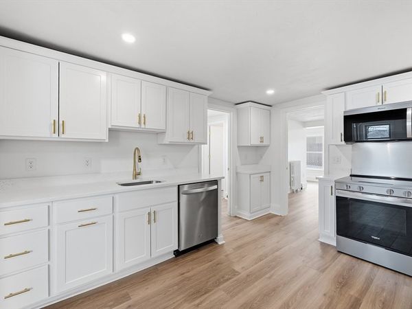 22 Douglas Ave, Unit 1, Maynard, MA 01754