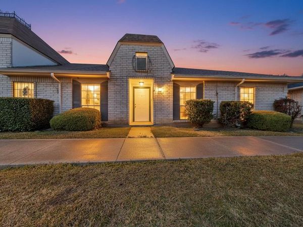 8 W Townhouse Lane, Unit 32, Grand Prairie, TX 75052