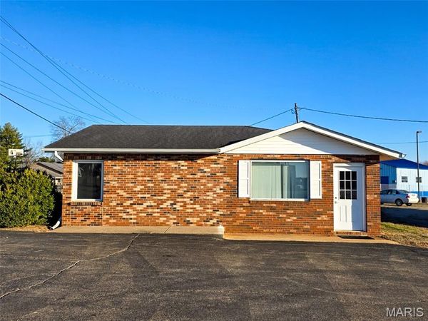 211 Lincoln Drive , Fredericktown, MO 63645