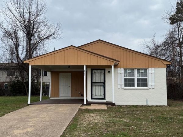 715 Foxwood, West Memphis, AR 72301