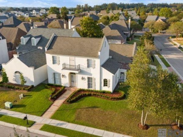 2904 Rue Dauphine, Baton Rouge, LA 70810