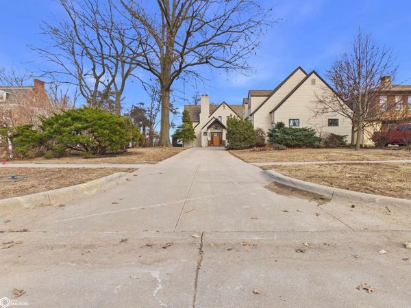 1025 Grand Avenue, Keokuk, IA 52632