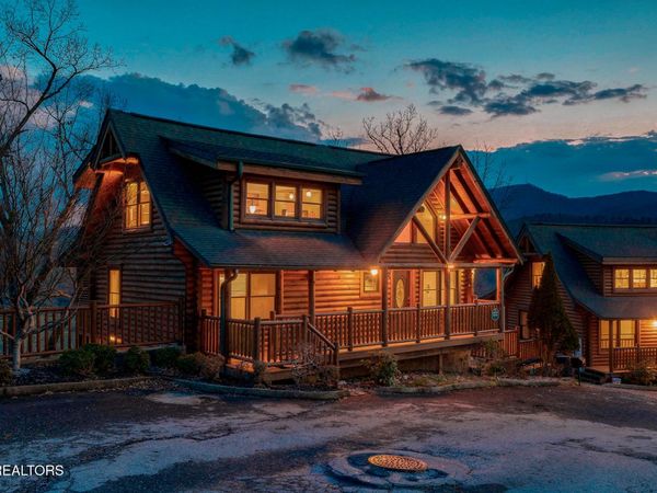 1734 Summit View Way, Pigeon Forge, TN 37862