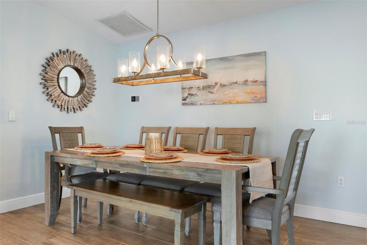 607 North Point Drive, Holmes Beach, FL 34217 Photo