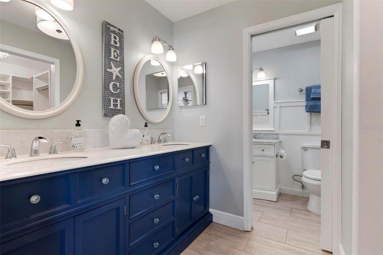 607 North Point Drive, Holmes Beach, FL 34217 Photo