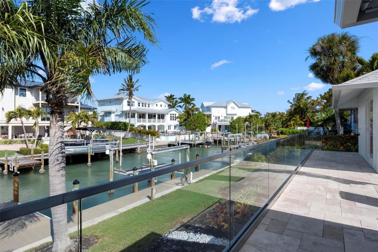 607 North Point Drive, Holmes Beach, FL 34217 Photo