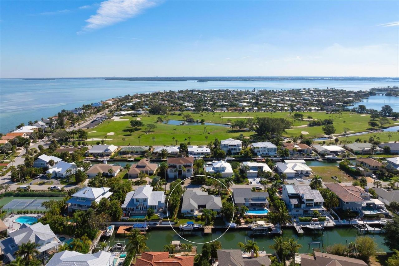 607 North Point Drive, Holmes Beach, FL 34217 Photo