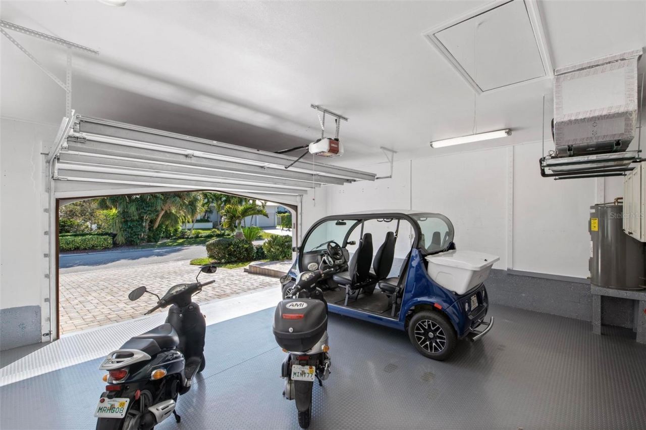 607 North Point Drive, Holmes Beach, FL 34217 Photo