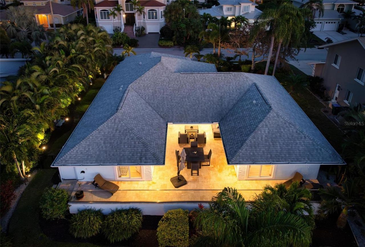 607 North Point Drive, Holmes Beach, FL 34217 Photo